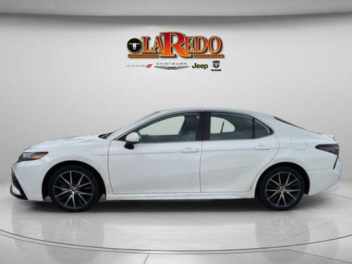 Ice 2023 Toyota Camry SE