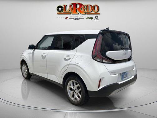 Snow White Pearl 2024 Kia Soul LX