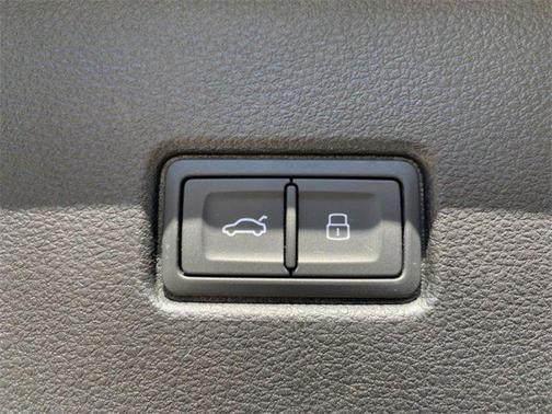 2022 Audi Q5 45 S line Premium Plus