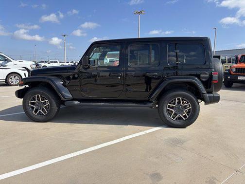 2025 Jeep Wrangler 4-Door Sahara 4x4