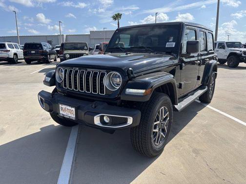 2025 Jeep Wrangler 4-Door Sahara 4x4