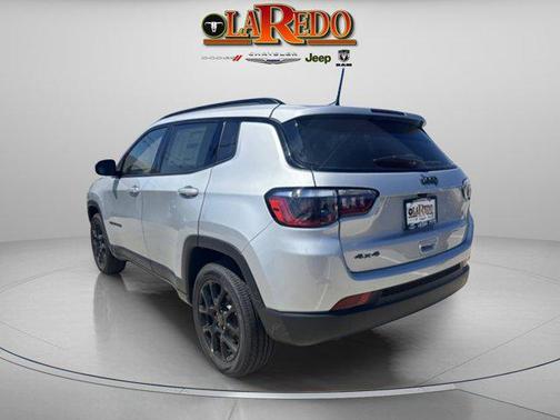 Silver Zynith Metallic Clearcoat 2026 Jeep Compass Latitude