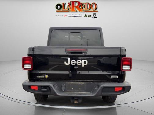 Black Clearcoat 2022 Jeep Gladiator Overland