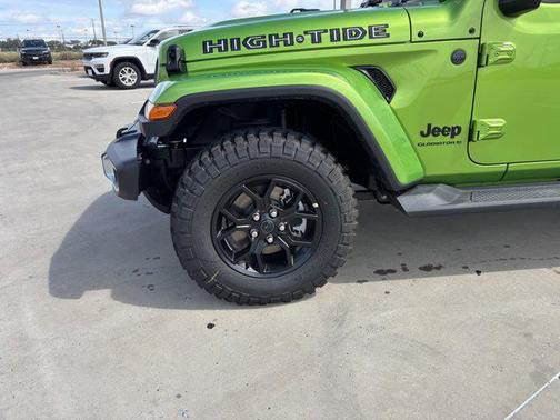 2025 Jeep Gladiator High Tide