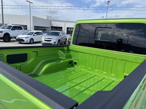 2025 Jeep Gladiator High Tide