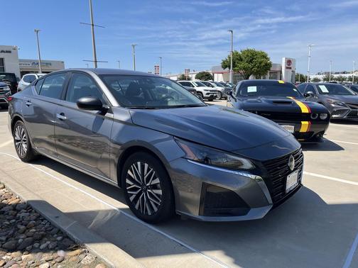 Gun Metallic 2024 Nissan Altima 2.5 SV