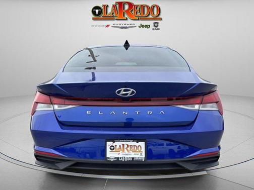 2023 Hyundai ELANTRA SE