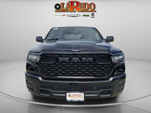 Diamond Black Crystal Pearlcoat 2026 RAM 1500 Express