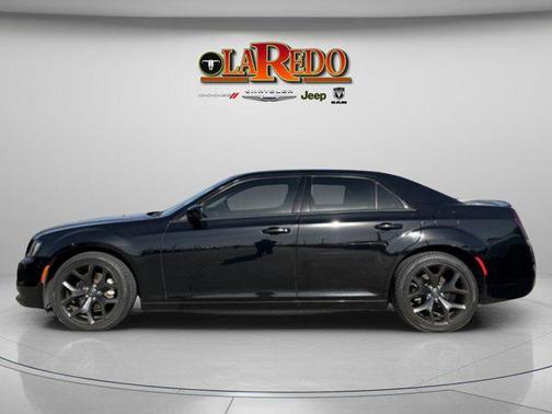 2023 Chrysler 300 Touring