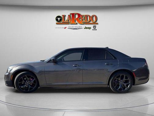 2023 Chrysler 300 Touring