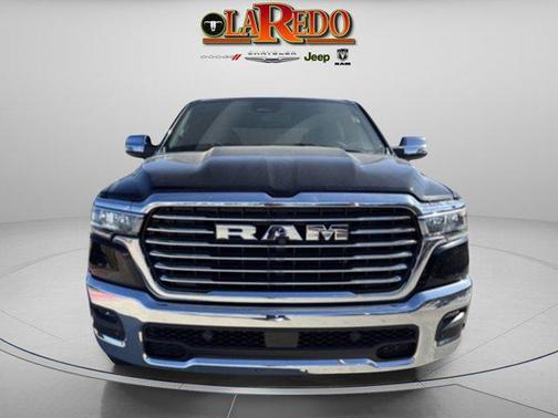 Diamond Black Crystal Pearlcoat 2026 RAM 1500 Laramie
