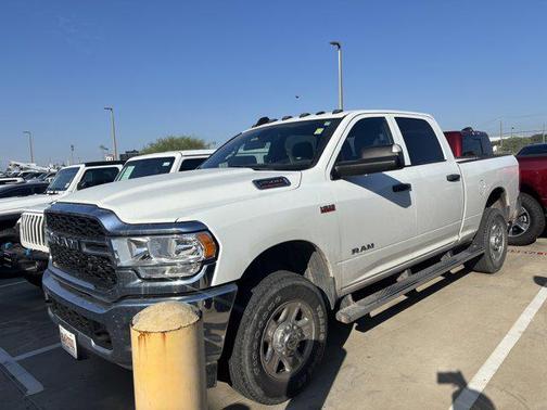 2022 RAM 2500 Tradesman Crew Cab 4x4 6'4' Box