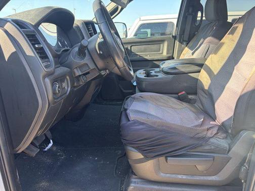 2022 RAM 2500 Tradesman Crew Cab 4x4 6'4' Box