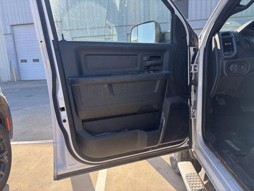2022 RAM 2500 Tradesman Crew Cab 4x4 6'4' Box