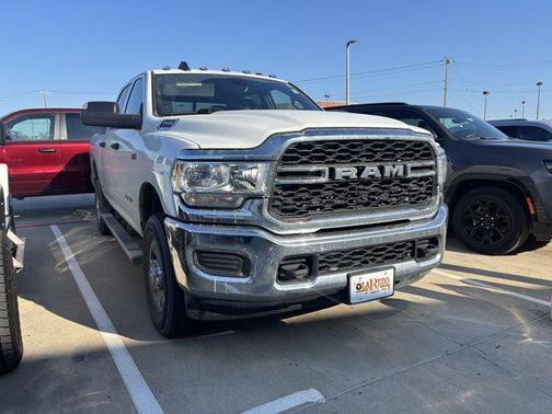 2022 RAM 2500 Tradesman Crew Cab 4x4 6'4' Box