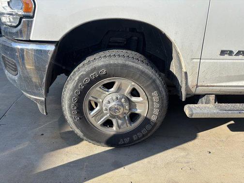 2022 RAM 2500 Tradesman Crew Cab 4x4 6'4' Box