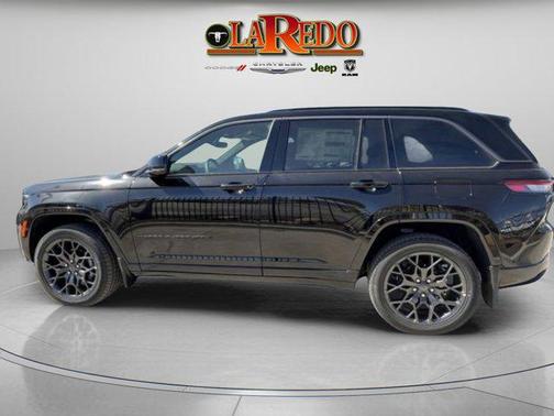 diamond black crystal pearlcoat 2026 Jeep Grand Cherokee Summit