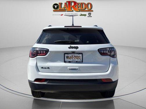 Bright White Clearcoat 2026 Jeep Compass Latitude