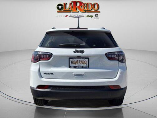 Bright White Clearcoat 2026 Jeep Compass Latitude
