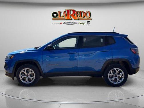 Hydro Blue Pearlcoat 2026 Jeep Compass Latitude