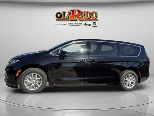 Diamond Black Crystal Pearlcoat 2026 Chrysler Pacifica L