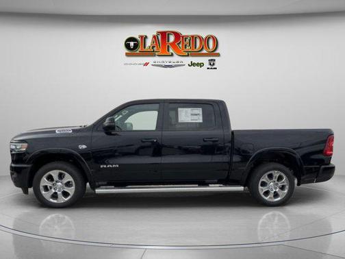 Diamond Black Crystal Pearlcoat 2026 RAM 1500 Lone Star