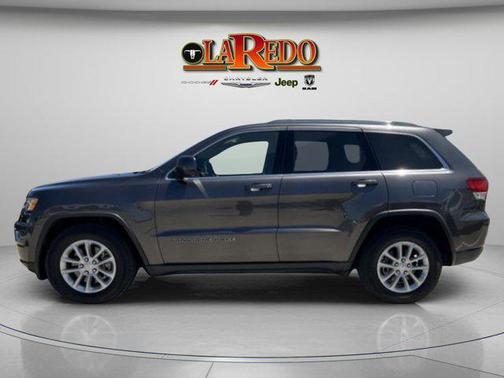 Granite Crystal Metallic Clearcoat 2021 Jeep Grand Cherokee Laredo