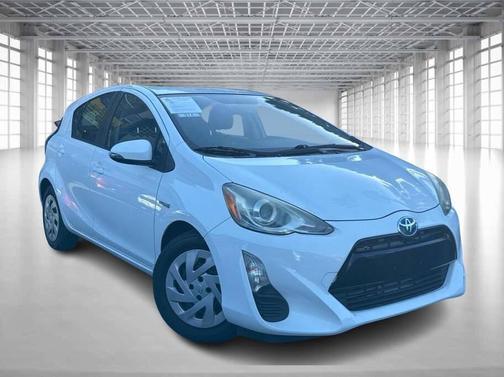 2016 Toyota Prius c Persona Series