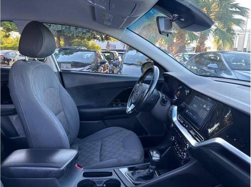 2020 Kia Niro LXS