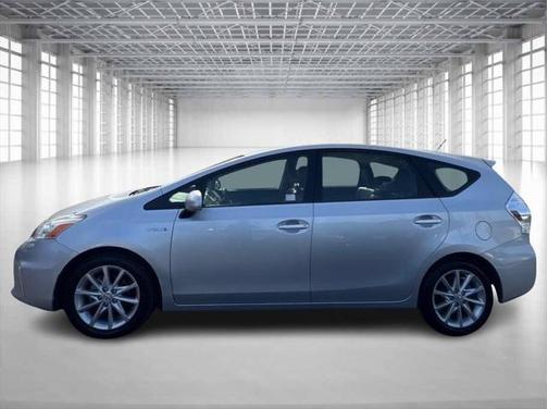 2013 Toyota Prius v Five