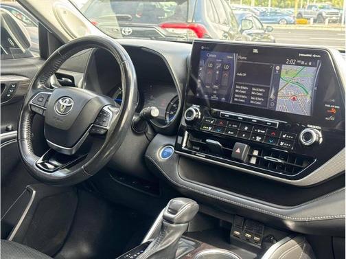 2021 Toyota Highlander Hybrid Platinum