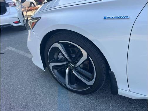 Platinum White Pearl 2022 Honda Accord Hybrid Sport