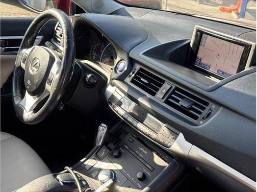 2013 Lexus CT 200h Base 4dr Hatchback