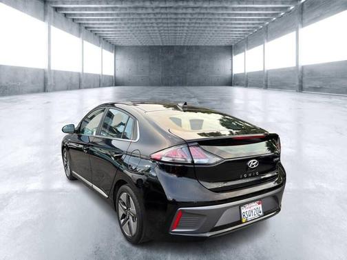 2020 Hyundai IONIQ Hybrid SEL