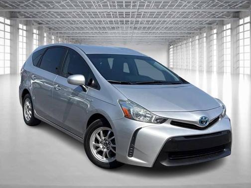 2016 Toyota Prius v Three