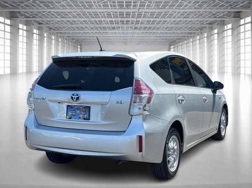 2016 Toyota Prius v Three
