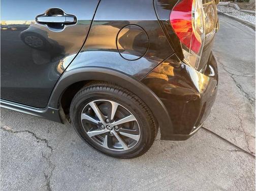 2018 Toyota Prius c Three