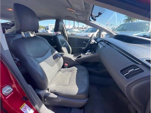 2011 Toyota Prius III