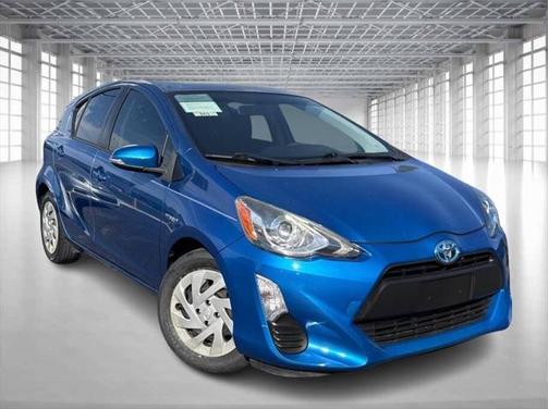 2016 Toyota Prius c Persona Series