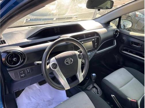 2016 Toyota Prius c Persona Series