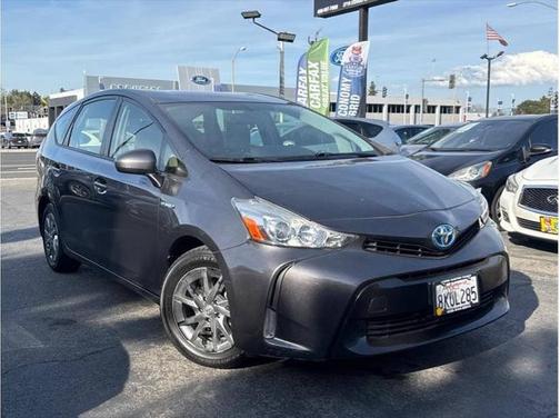 2016 Toyota Prius v Four