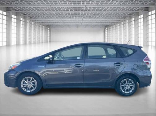 2016 Toyota Prius v Four