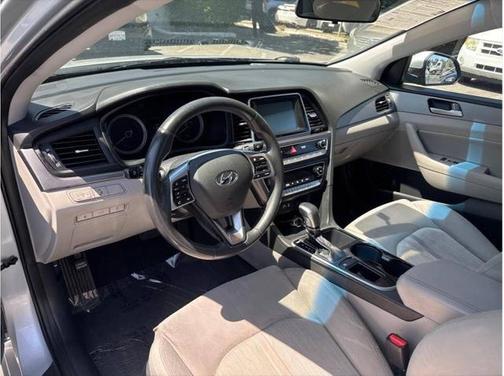 2019 Hyundai SONATA Hybrid SE