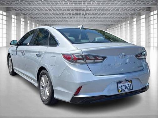 2019 Hyundai SONATA Hybrid SE