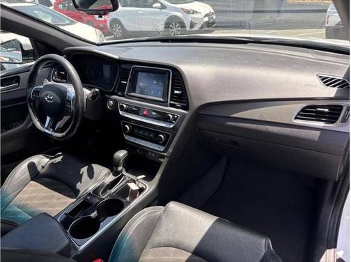 2018 Hyundai SONATA Sport 2.0T