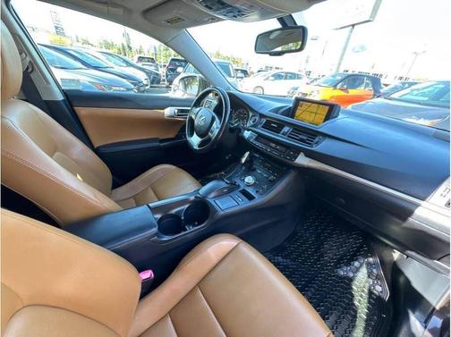 2011 Lexus CT 200h Premium
