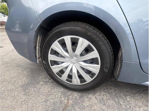 Celestite 2023 Toyota Corolla Hybrid SE