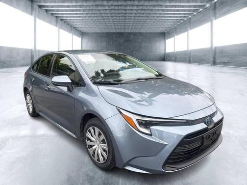 Celestite 2023 Toyota Corolla Hybrid SE