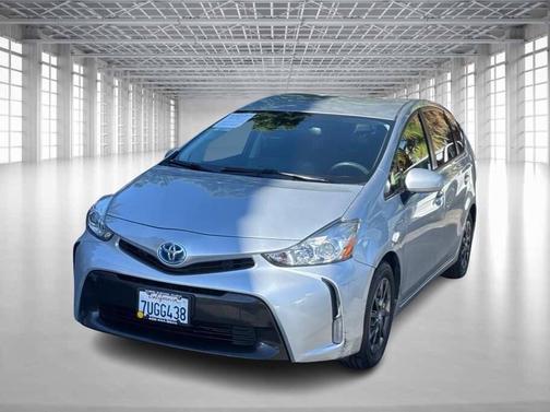 2016 Toyota Prius v Three