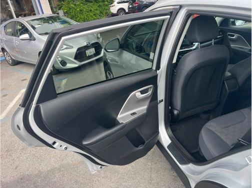Silky Silver 2021 Kia Niro LX